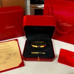 ⛔️⛔️⛔️⛔️⛔️⛔️⛔️⛔️just tonight is for this price......Size 17 cartier bracelet